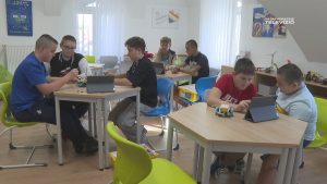 Mérleg: Robotika szakkört indított a kamara